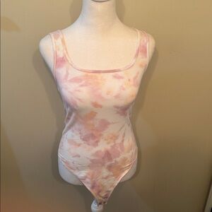 Abercrombie and Fitch Soft A&F White 90s Tie-Dye Seamless Tank Bodysuit Medium